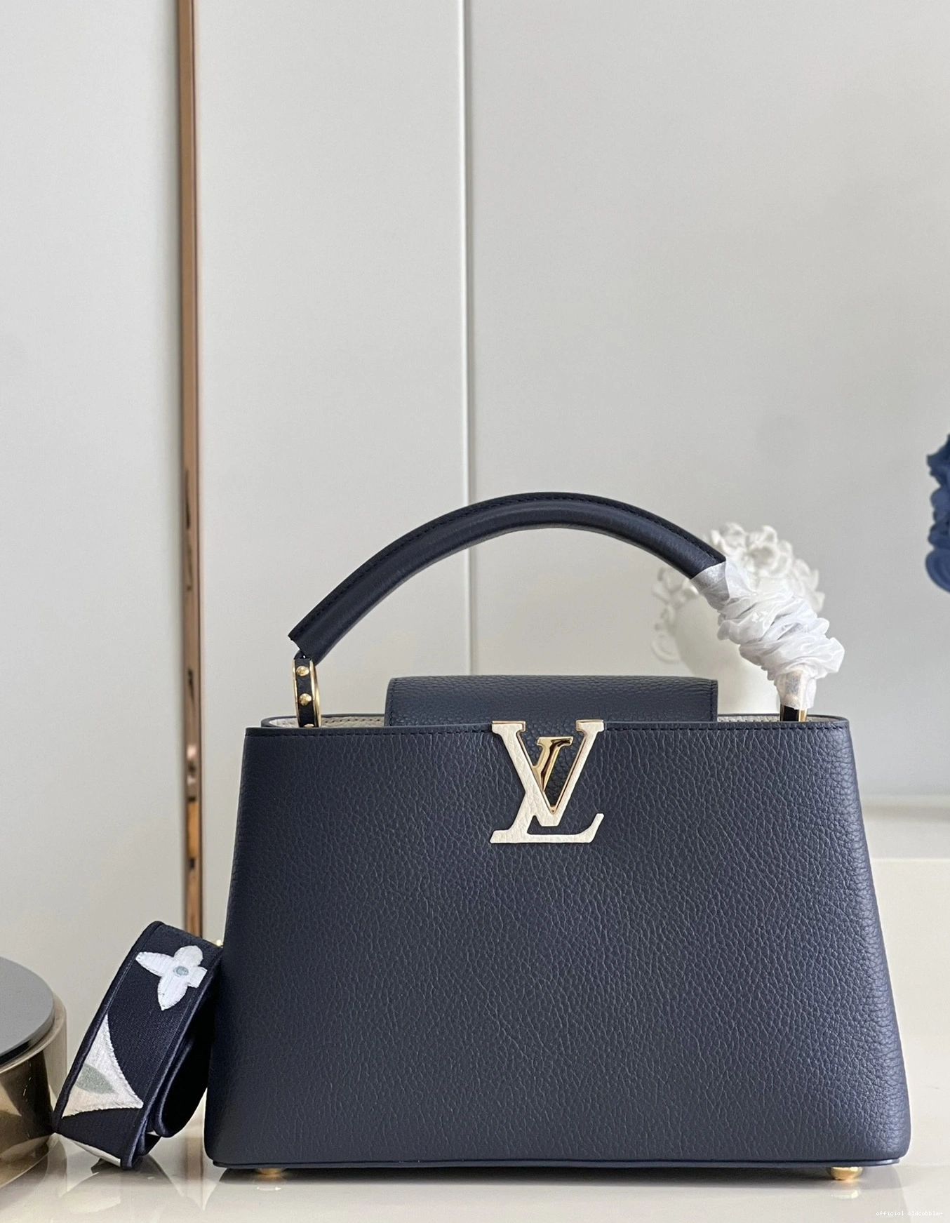 Official oldcobbler VUITTON CAPUCINES MM LOUIS 0810
